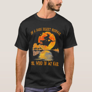Mで風を受けて暗い砂漠感じカッコいいの高速道路で Tシャツ