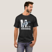 Mはモサウルス行きだ Tシャツ (正面フル)
