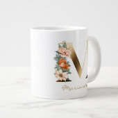 Mレター金ゴールドモノグラム焼きオレンジ花模様 ジャンボコーヒーマグカップ (正面右)