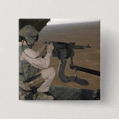 M240重機関銃を発射する米国の海洋試験 缶バッジ (正面)