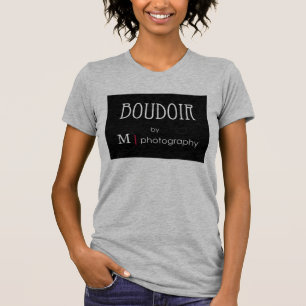 M の写真撮影の女性のTシャツによる私室 Tシャツ