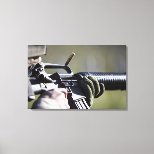 M-16A2の室から丸が飛び出す キャンバスプリント (正面)