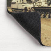 M-88回収車がM992を牽引し始める マウスパッド (コーナー)