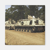 M-88回収車がM992を牽引し始める マグネット (正面)