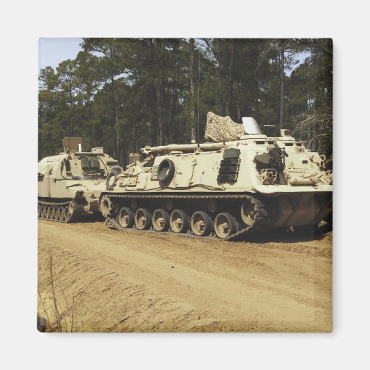 M-88回収車がM992を牽引し始める マグネット (正面)