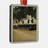 M-88回収車がM992を牽引し始める メタルオーナメント (右)