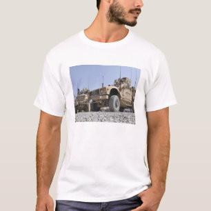 M-ATV鉱山の抵抗力がある待伏せによって保護されるvehicl Tシャツ