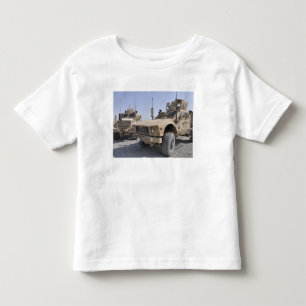 M-ATV鉱山の抵抗力がある待伏せはvehicl 2を保護しました トドラーTシャツ