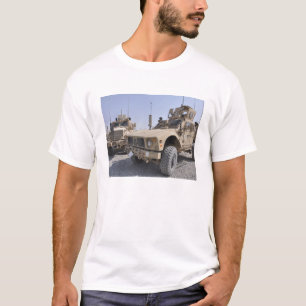 M-ATV鉱山の抵抗力がある待伏せはvehicl 2を保護しました Tシャツ
