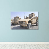 M-ATV鉱山耐性アンブシュ保護車2 キャンバスプリント (インサイチュ (ウッドフロア))