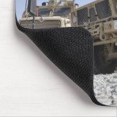 M-ATV鉱山耐性待ち伏せ車保護両 マウスパッド (コーナー)