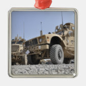 M-ATV鉱山耐性待ち伏せ車保護両 メタルオーナメント (正面)
