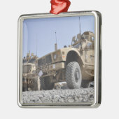 M-ATV鉱山耐性待ち伏せ車保護両 メタルオーナメント (左)