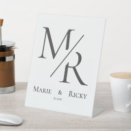 M & R | お二人のイニシャル モノグラム 台座サイン