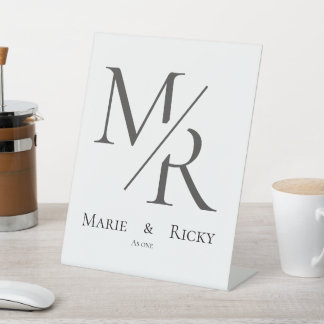 M & R | お二人のイニシャル モノグラム 台座サイン