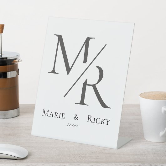 M & R | Our Initials Monogram  台座サイン (インサイチュ)