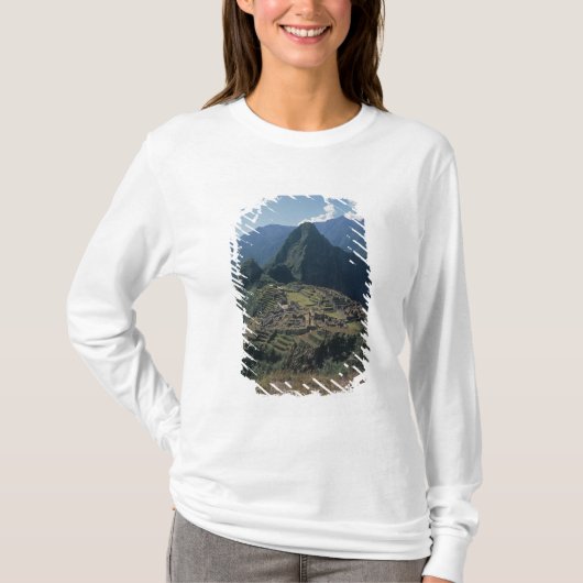 Machu Picchuの砦の眺め Tシャツ (正面)