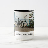 Mackinacの島、ミシガン州のマグ ツートーンマグカップ (中央)