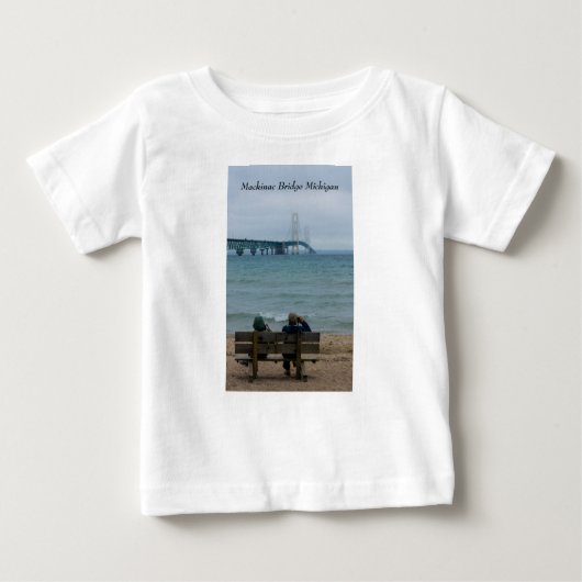 Mackinacブリッジの表示 ベビーTシャツ (正面)