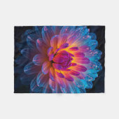 Macro Aurora Bloom フリースブランケット (正面(横))