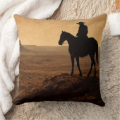 Macro Detail Lone Rider - Textured Western  クッション (ブランケット)