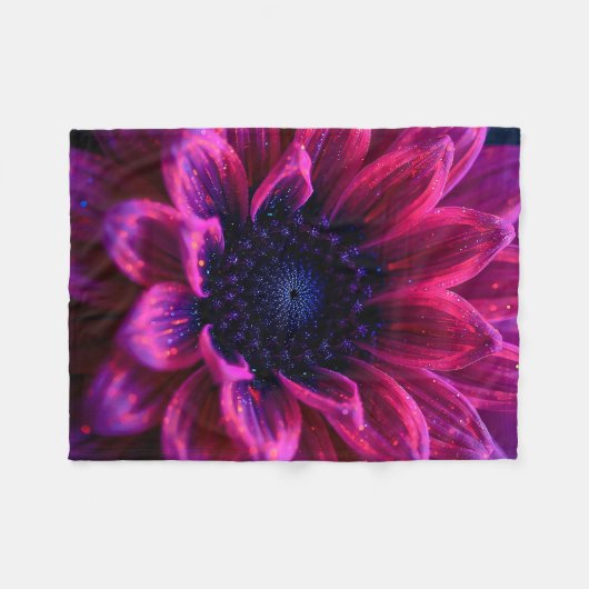 Macro Fuchsia Nebula フリースブランケット (正面(横))