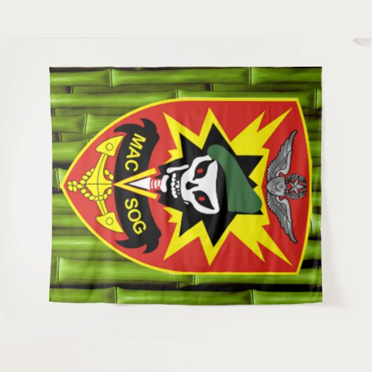 MACSOG タペストリー (正面(横))