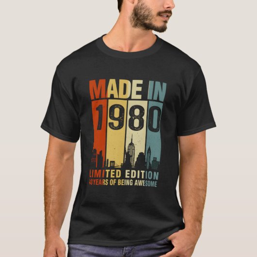 Made In 1980 43 Years Of Being Awesome Tシャツ (正面)