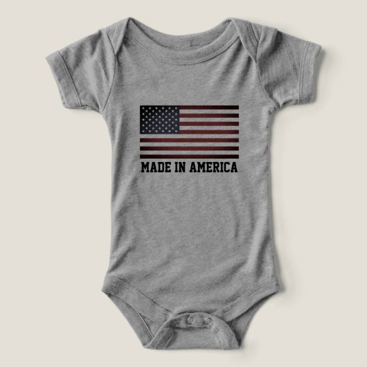 Made in America baby bodysuit with American flag (デザイン正面)