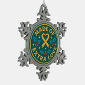 Made of Extra Love Emblem | Inclusive Christmas スノーフレークピューターオーナメント (左)