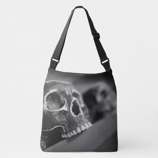 Madness is bliss クロスボディバッグ (正面)