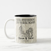 Madrid skyline couple — beige leaf background ツートーンマグカップ (左)