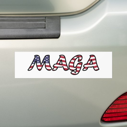 MAGAの赤く白くおよび青米国の旗の文字 バンパーステッカー (車上)
