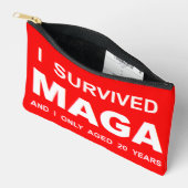 MAGAを生き延びた アクセサリーポーチ (見開き)