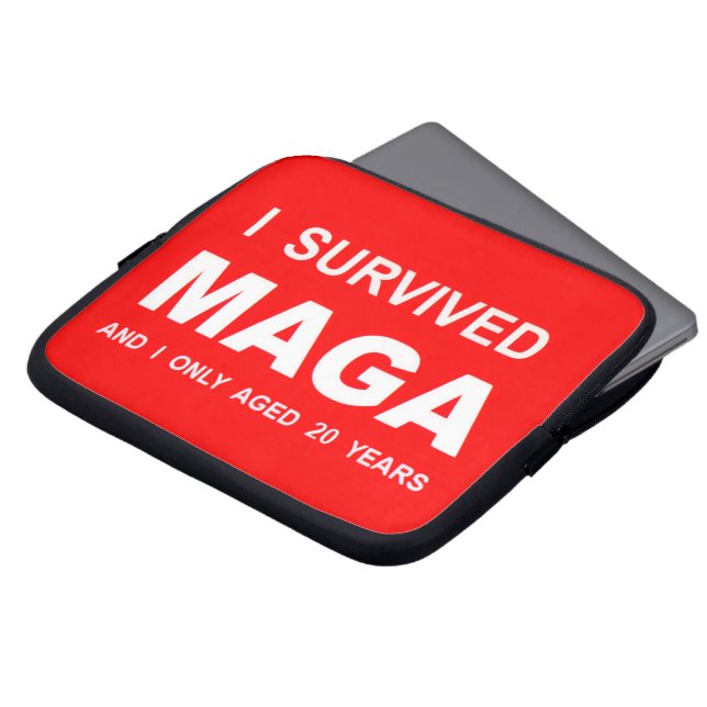 MAGAを生き延びた ラップトップスリーブ (正面上部)