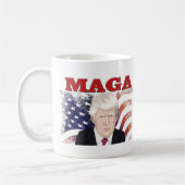 MAGAアメリカ国旗のトランプ赤文字 コーヒーマグカップ (左)