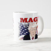 MAGAアメリカ国旗のトランプ赤文字 ジャンボコーヒーマグカップ (正面右)