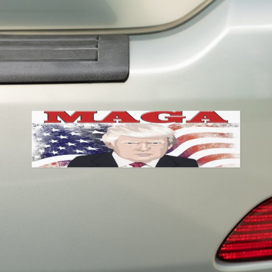 MAGAアメリカ国旗のトランプ赤文字 バンパーステッカー (車上)