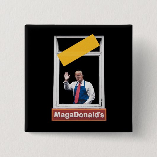 MAGADonald's トランプ 2024 缶バッジ (正面)