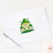 Magical Mushroom Village With Glowing ラウンドシール (封筒)