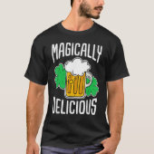 Magically Delicious St Patrick's Day Tシャツ (正面)
