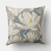 Magnolia graphic in gray pattern クッション (裏面)