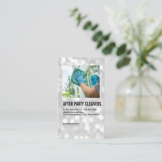 Maid Cleaning Window | Home Services 名刺 (スタンド正面)