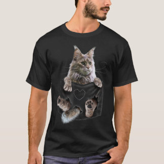 Maine Coon Cat in Pocket  Tシャツ