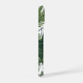 Majestätische Berglandschaft – Natur in Grüntönen iPhone 15ケース (右側面)