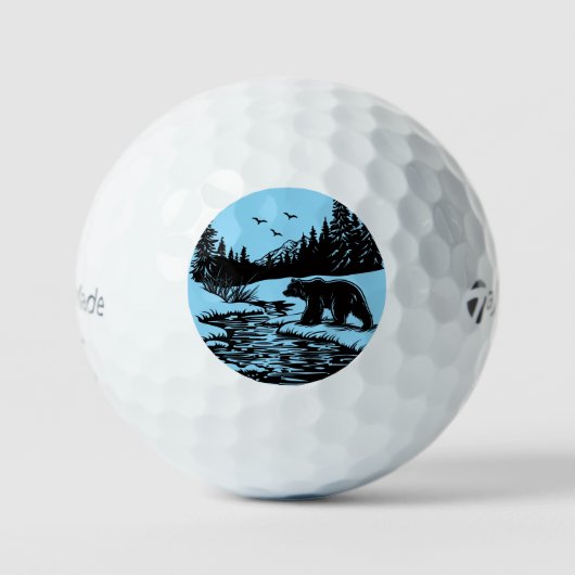 Majestic Bear by the Pond Golf Balls ゴルフボール (正面)