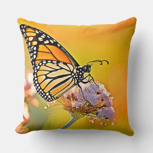 Majestic Butterfly Close Up Design クッション (正面)