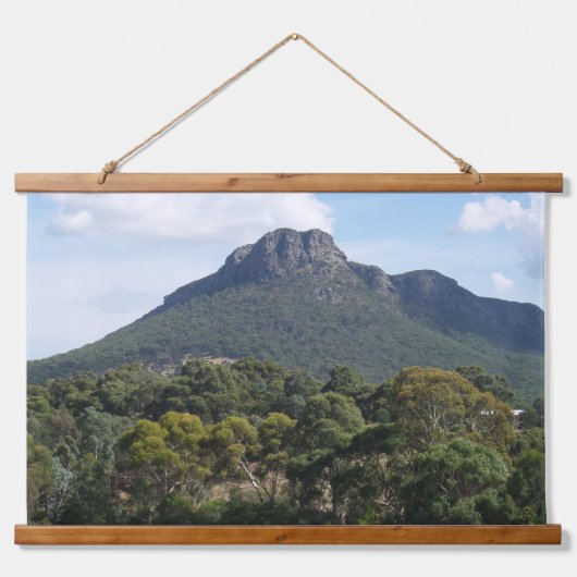 Majestic Mount Sturgeon from Dunkeld 吊り下げ型タペストリー (正面)