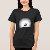 Majestic Stag Silhouette Under Lunar Light トライブレンドTシャツ (正面)