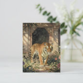 Majestic Tiger Walking in the Ancient Dunes ポストカード (スタンド正面)